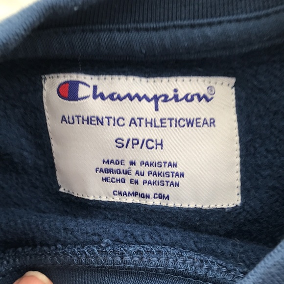 Champion crew neck sweatshirt. Size medium. Excellent condition. - Picture 2 of 2